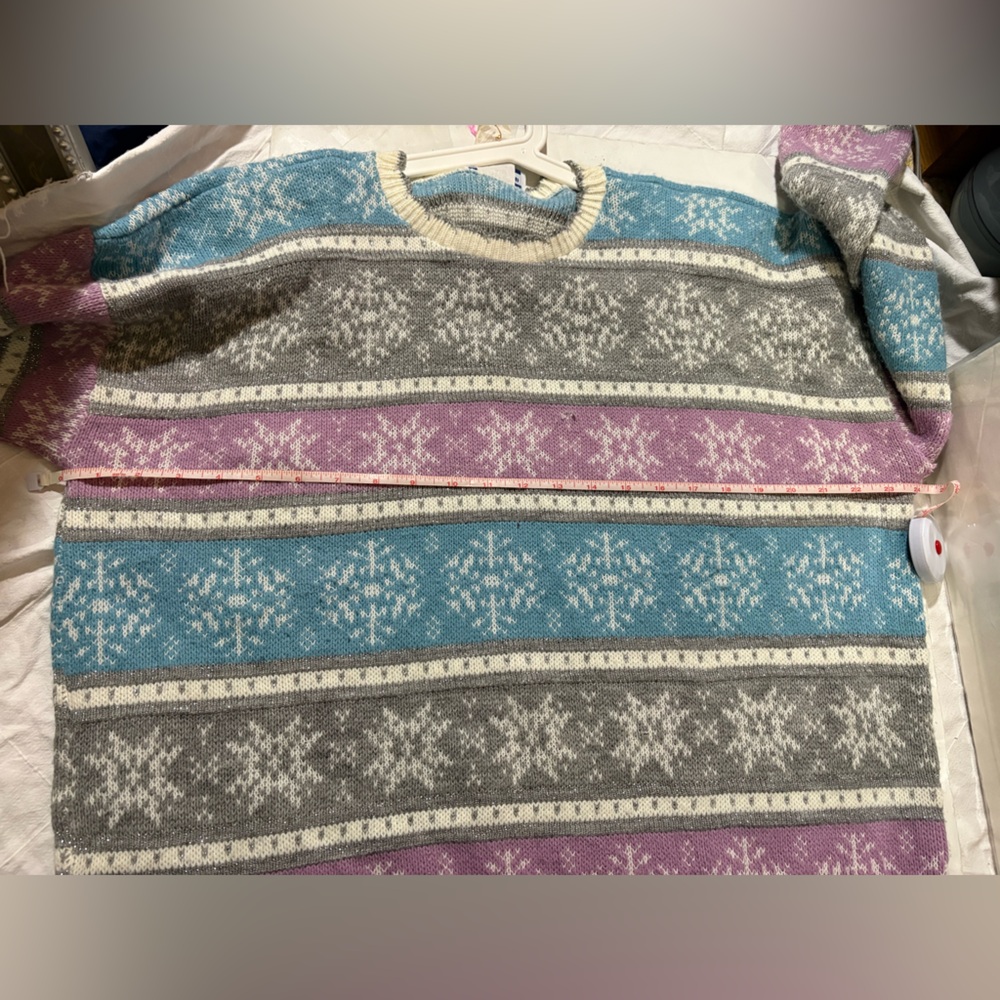 Vintage Snowflake Pattern Sweater - Picture 7 of 9
